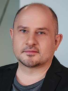 Виктор Толстой